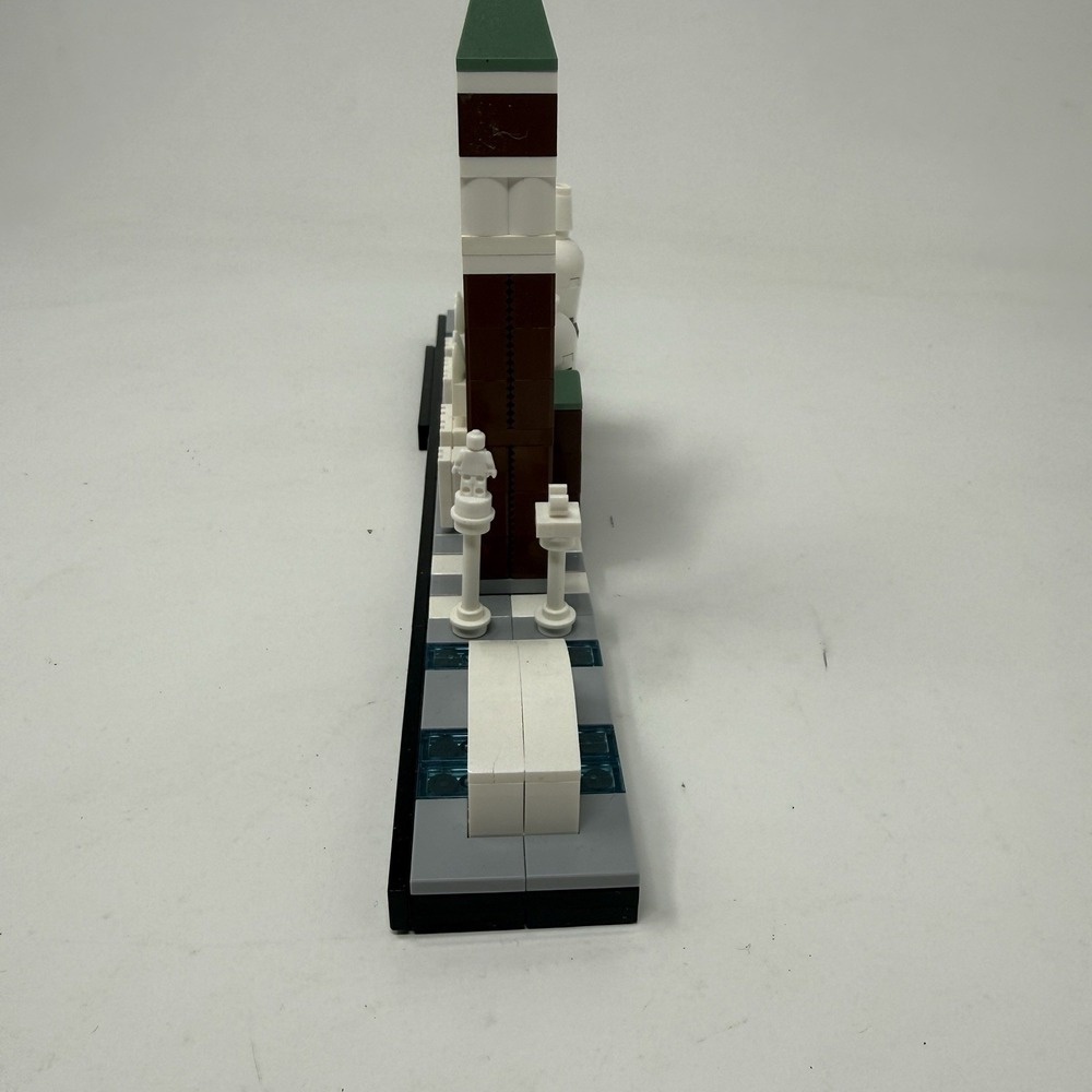 LEGO ARCHITECTURE: Venice (21026) 100% COMPLETE (NO BOX/MANUAL) - Picture 5 of 11